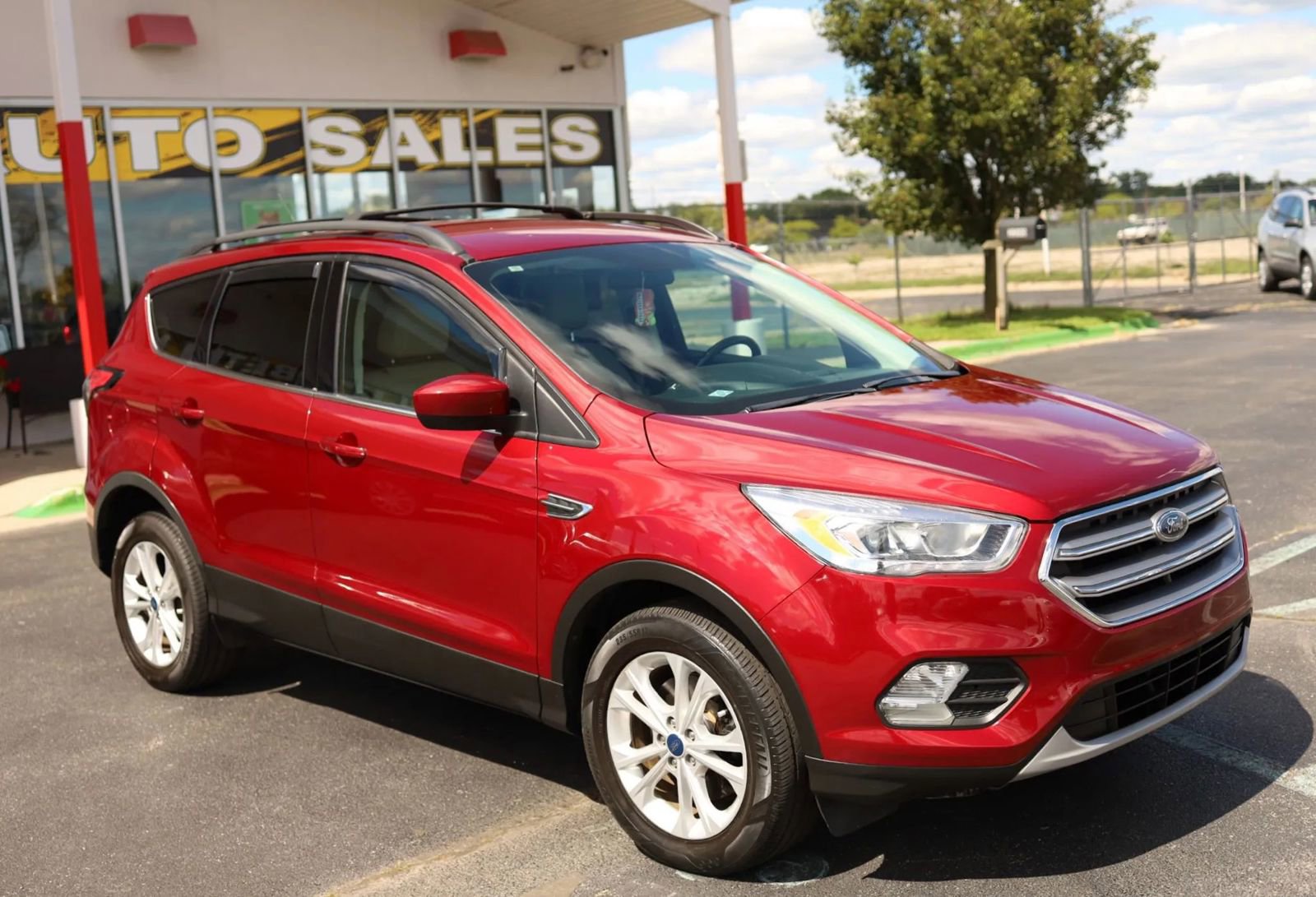 Used 2017 Ford Escape SE w/ SE Leather Comfort Package image 3