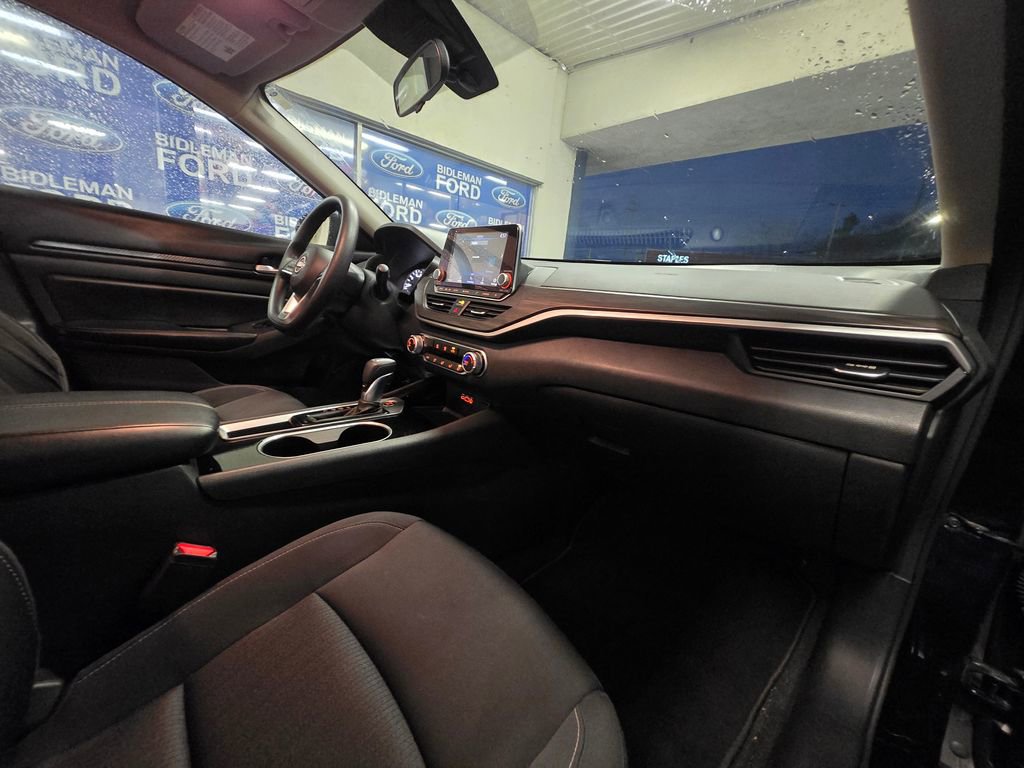 Used 2024 Nissan Altima 2.5 SV image 25