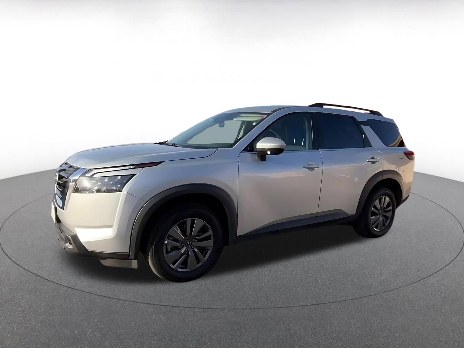 Used 2025 Nissan Pathfinder SV AWD/4WD image 8