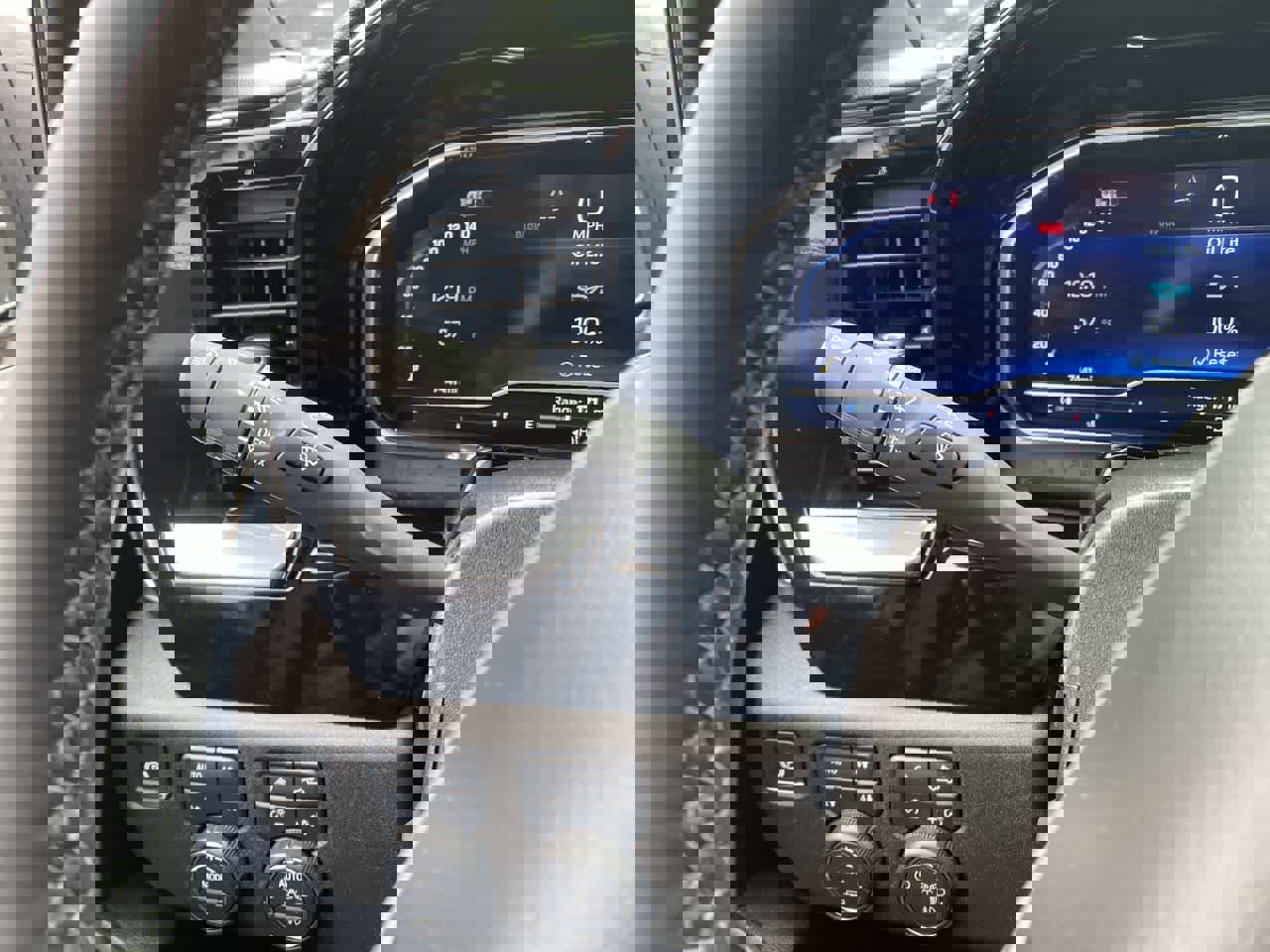 Used 2025 Chevrolet Silverado 1500 High Country w/ Midnight Edition AWD/4WD image 22