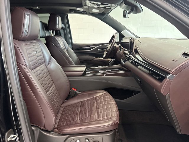 Used 2022 Cadillac Escalade Premium Luxury Platinum image 17