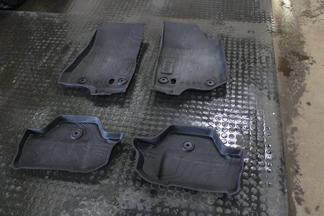 Used 2021 Jeep Wrangler Sport image 46