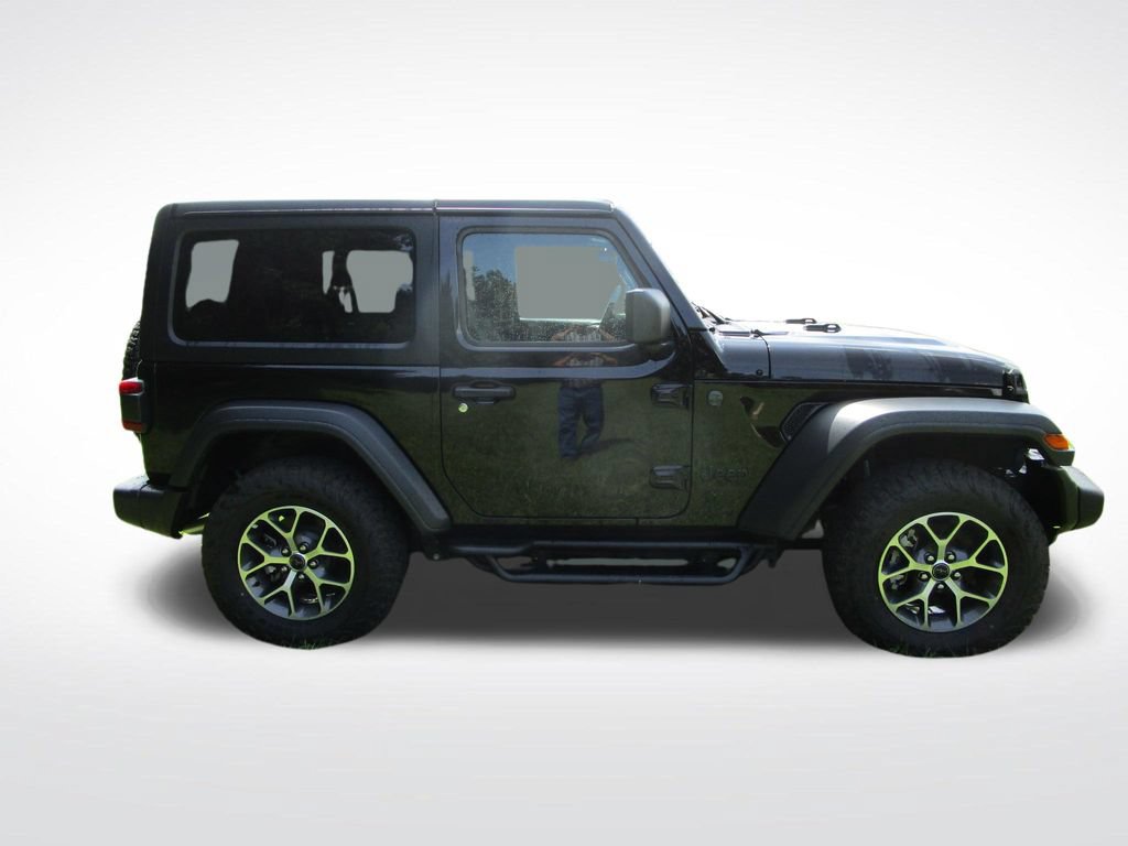 Used 2025 Jeep Wrangler Sport AWD/4WD image 8