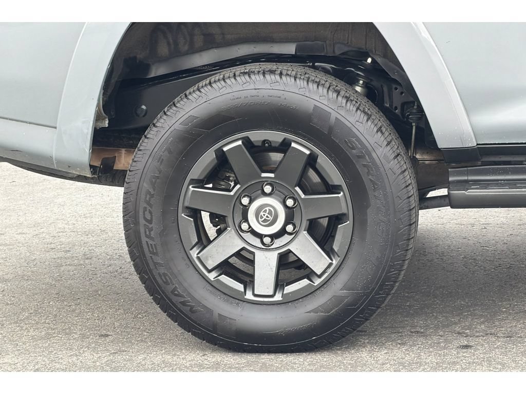 Used 2021 Toyota 4Runner Trail Special Edition AWD/4WD image 32