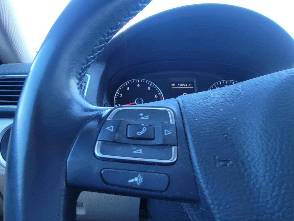 Used 2013 Volkswagen Passat 2.5 SE image 14