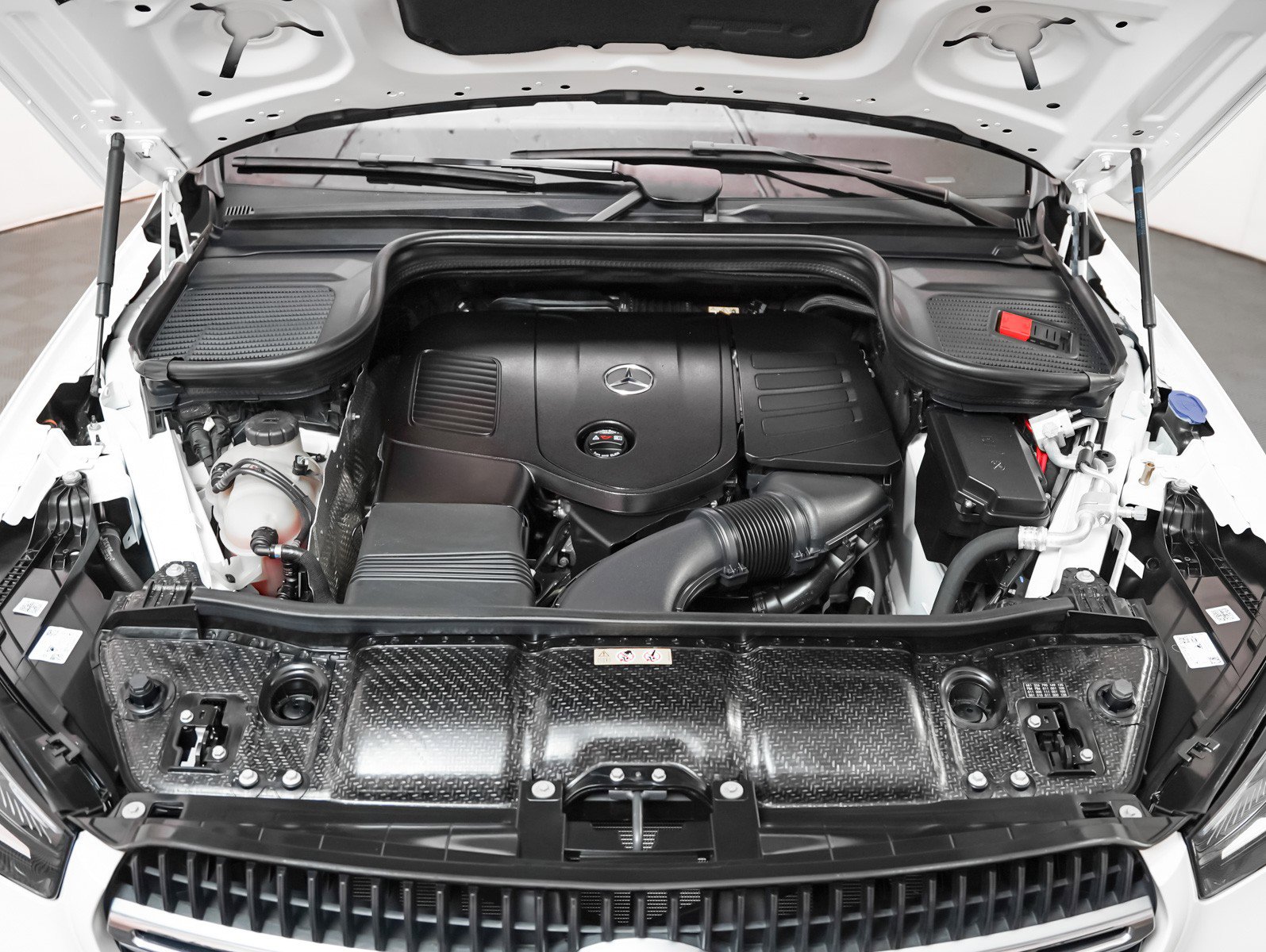 Certified 2025 Mercedes-Benz GLE 350 4MATIC image 4