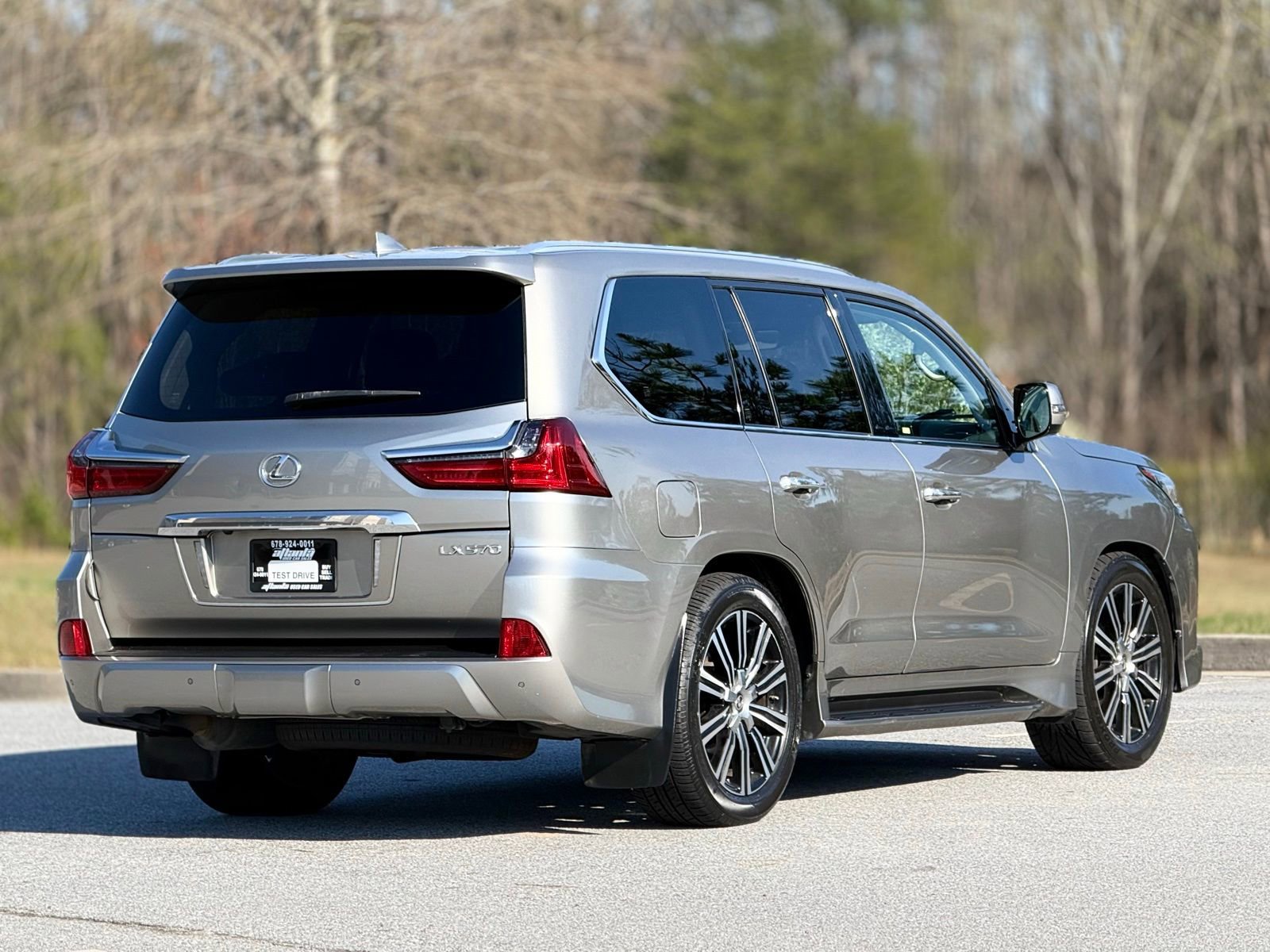 Used 2018 Lexus LX 570 4WD w/ Luxury Package image 10
