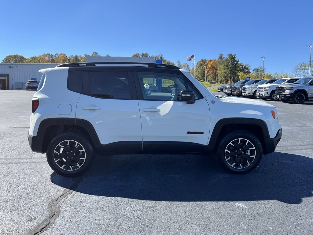Used 2023 Jeep Renegade Trailhawk image 20