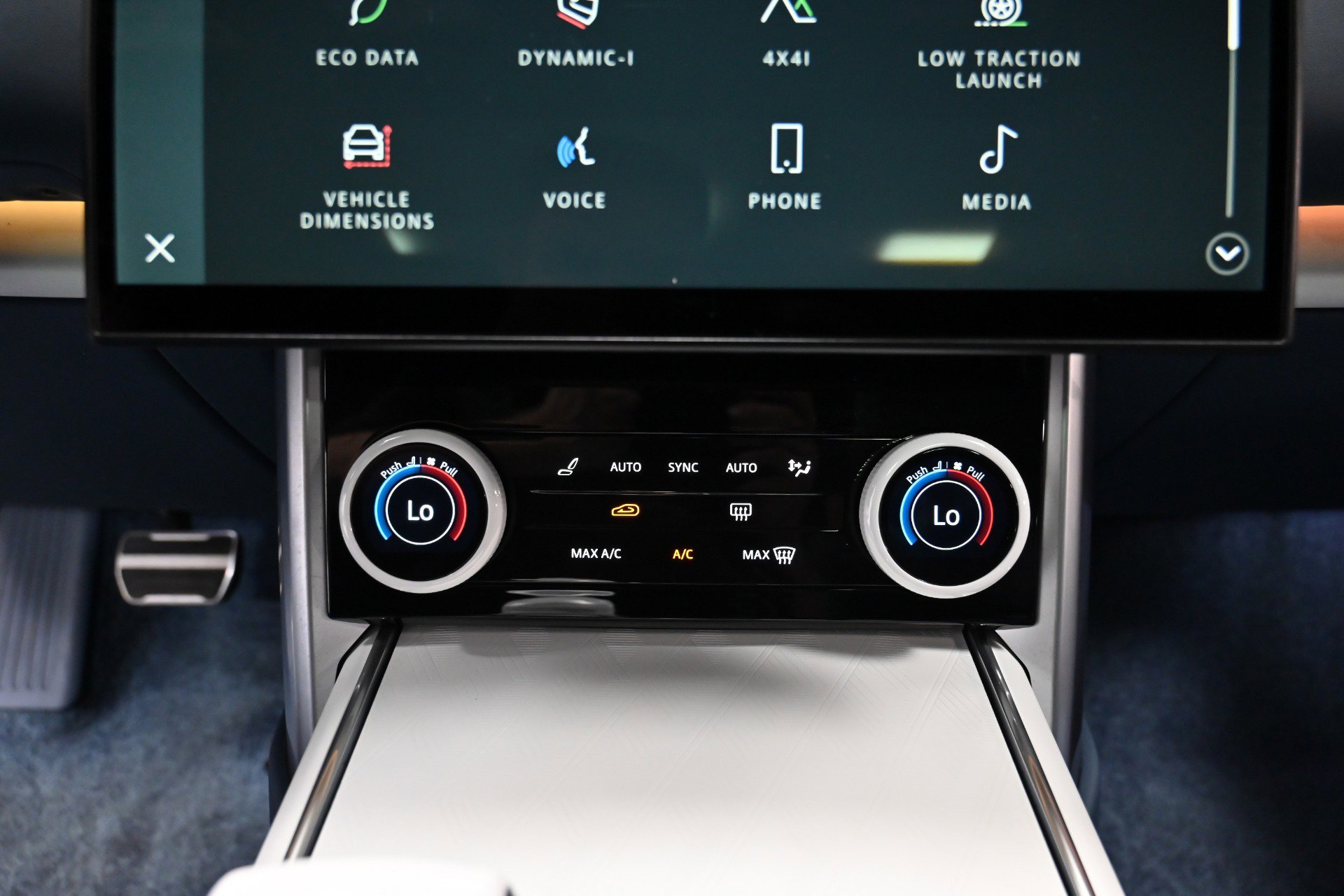 Used 2023 Land Rover Range Rover LWB SV Autobiography image 31