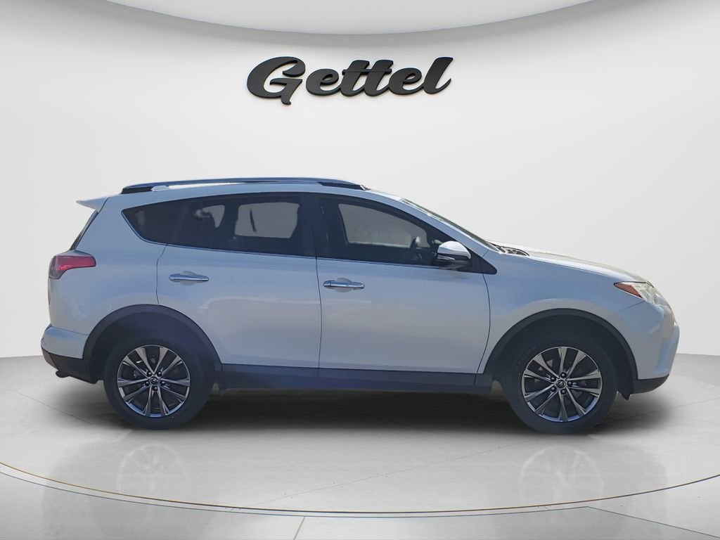 Used 2018 Toyota RAV4 Limited image 13