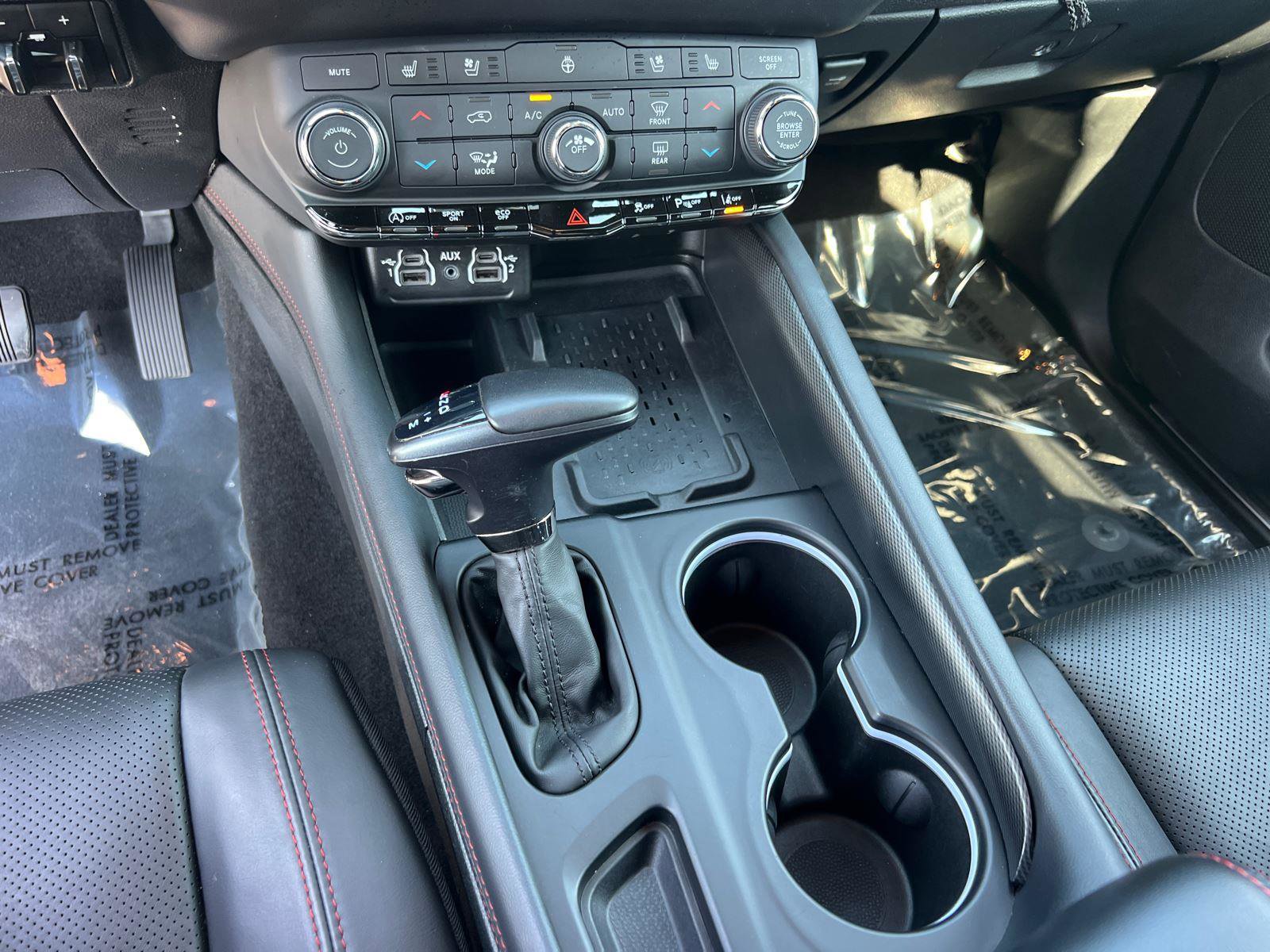Used 2025 Dodge Durango GT AWD/4WD image 33