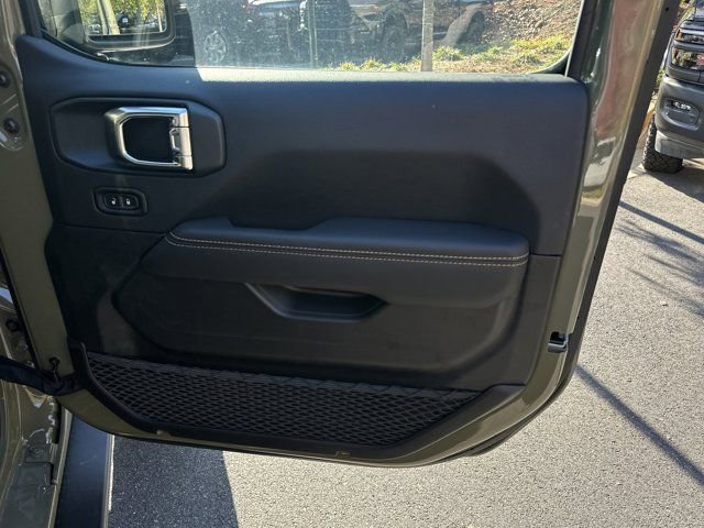 New 2025 Jeep Wrangler Unlimited Rubicon 392 image 14
