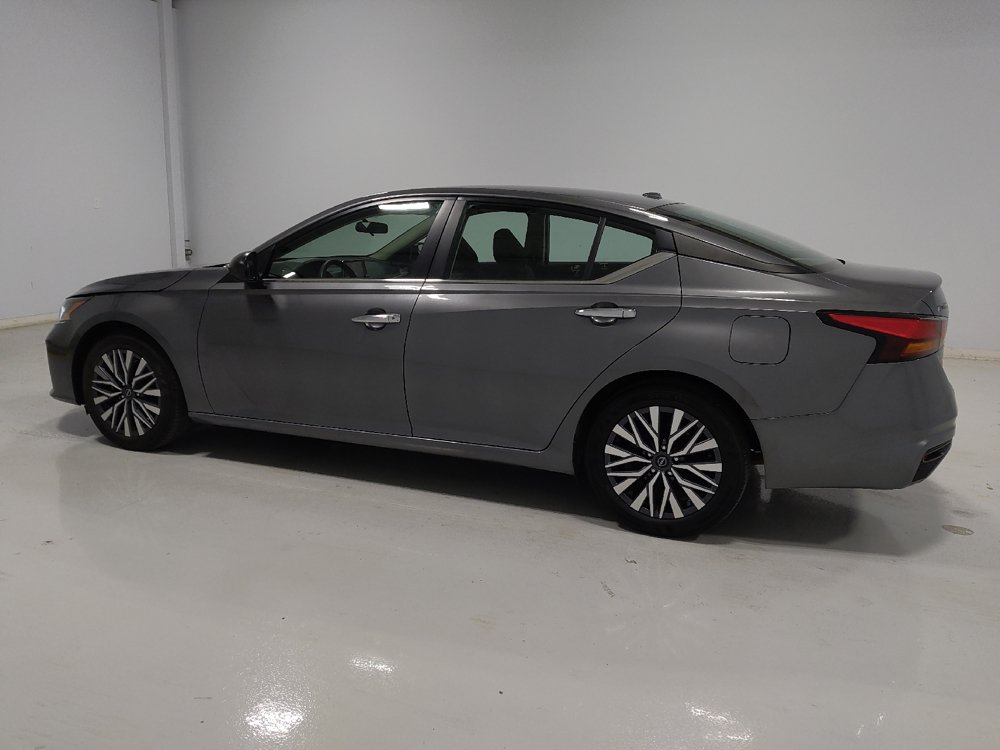 Used 2024 Nissan Altima 2.5 SV FWD image 3