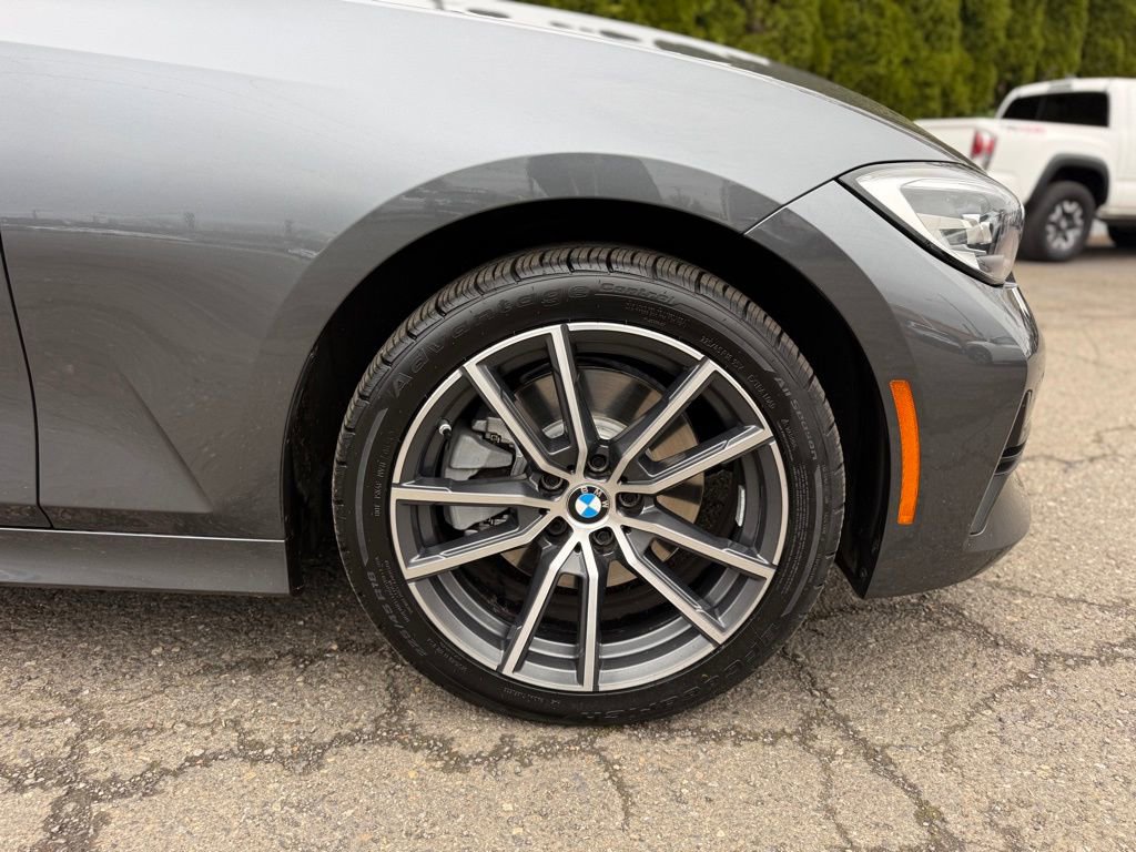 Used 2020 BMW 330i xDrive Sedan w/ Driving Assistance Package image 11