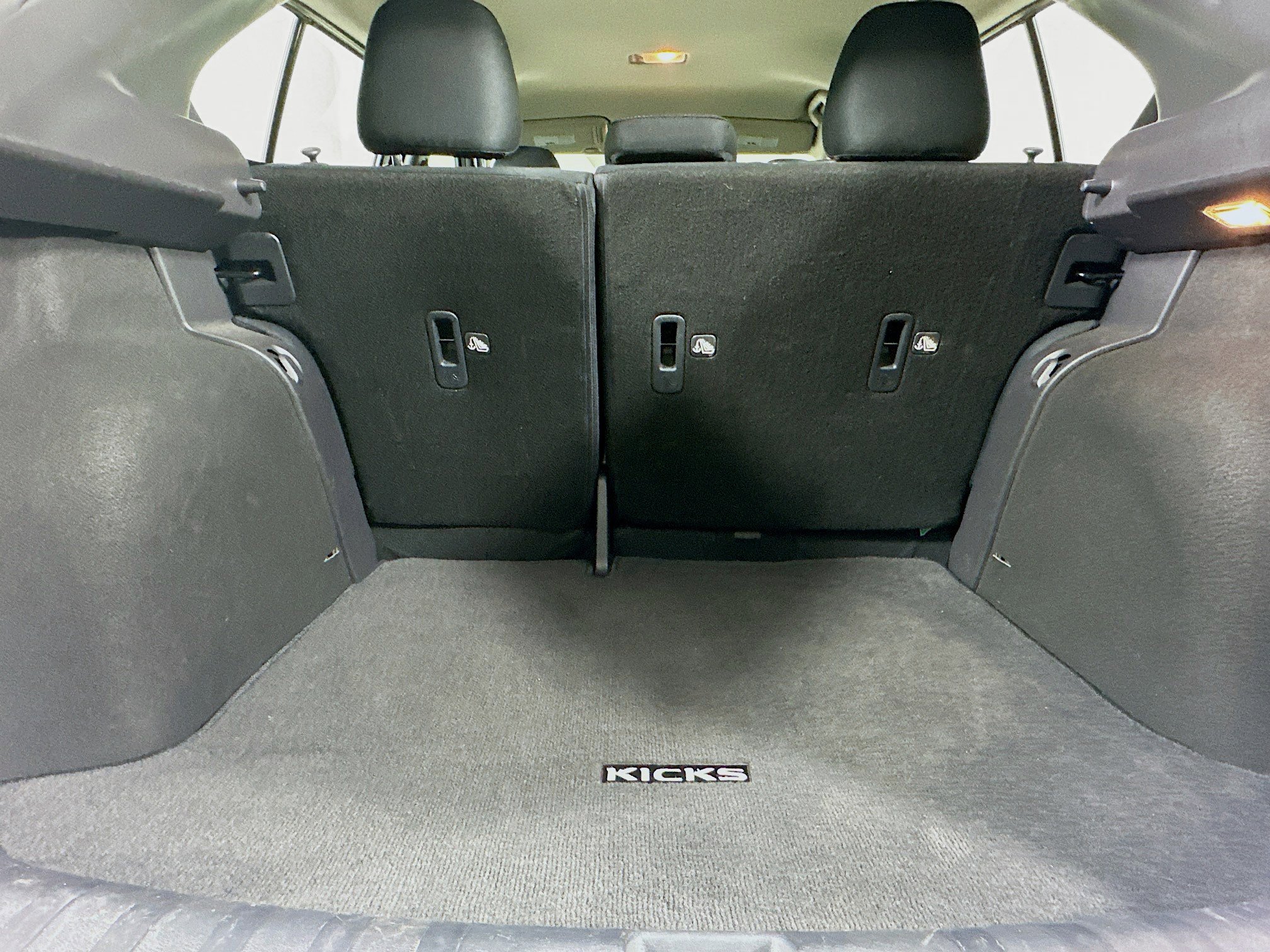 Used 2024 Nissan Kicks SR image 26