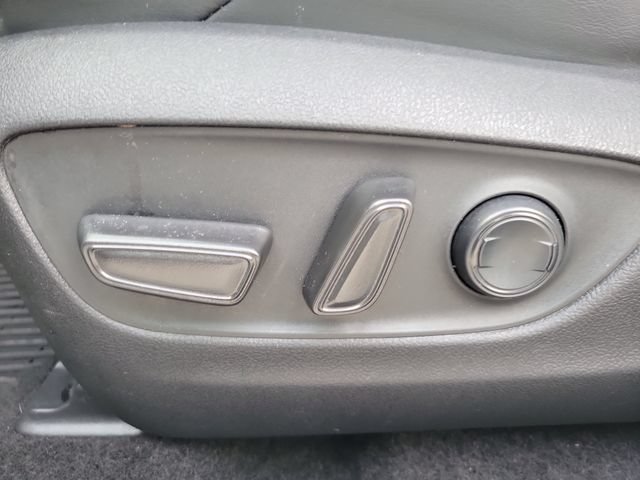 Used 2024 Toyota RAV4 XSE AWD/4WD image 19