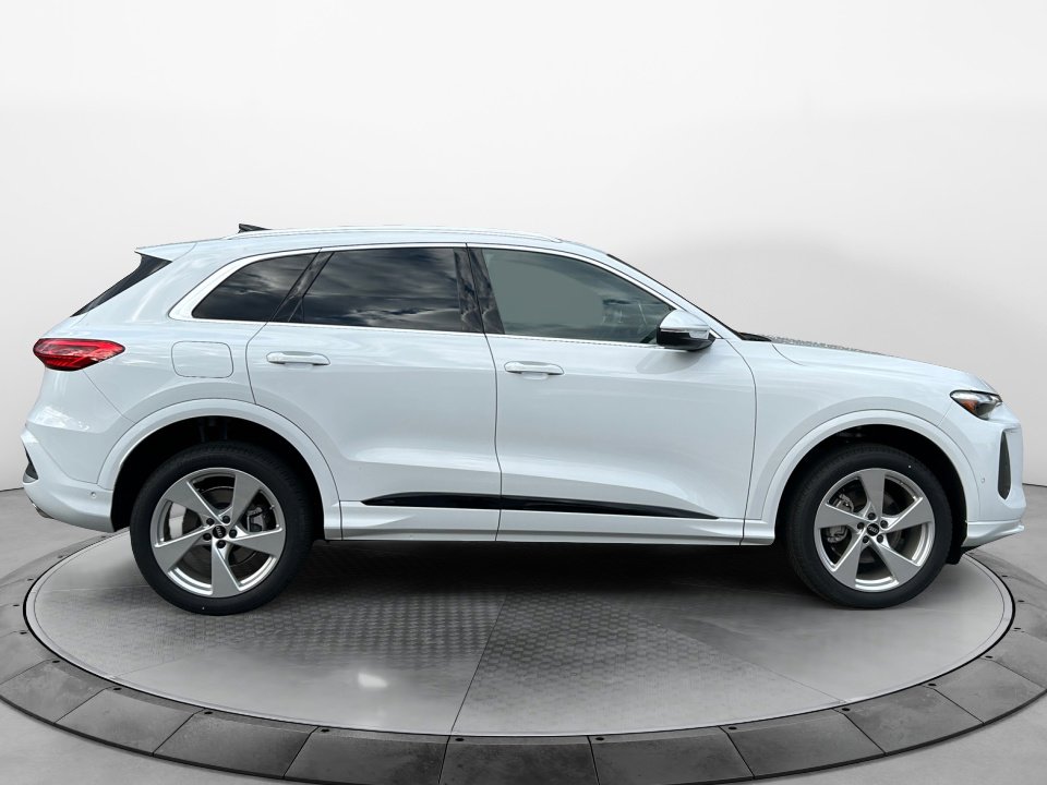 New 2025 Audi Q5 Premium Plus image 8