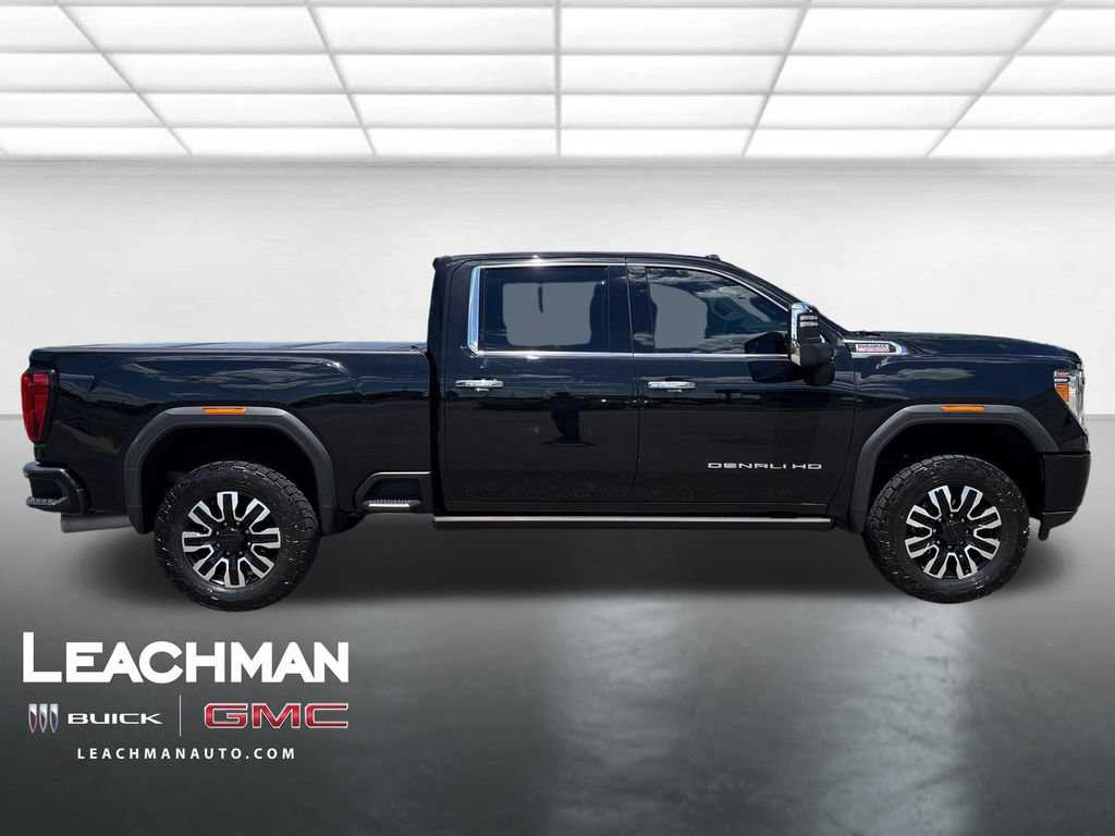 Used 2021 GMC Sierra 2500 Denali w/ Denali Black Diamond Edition AWD/4WD image 2