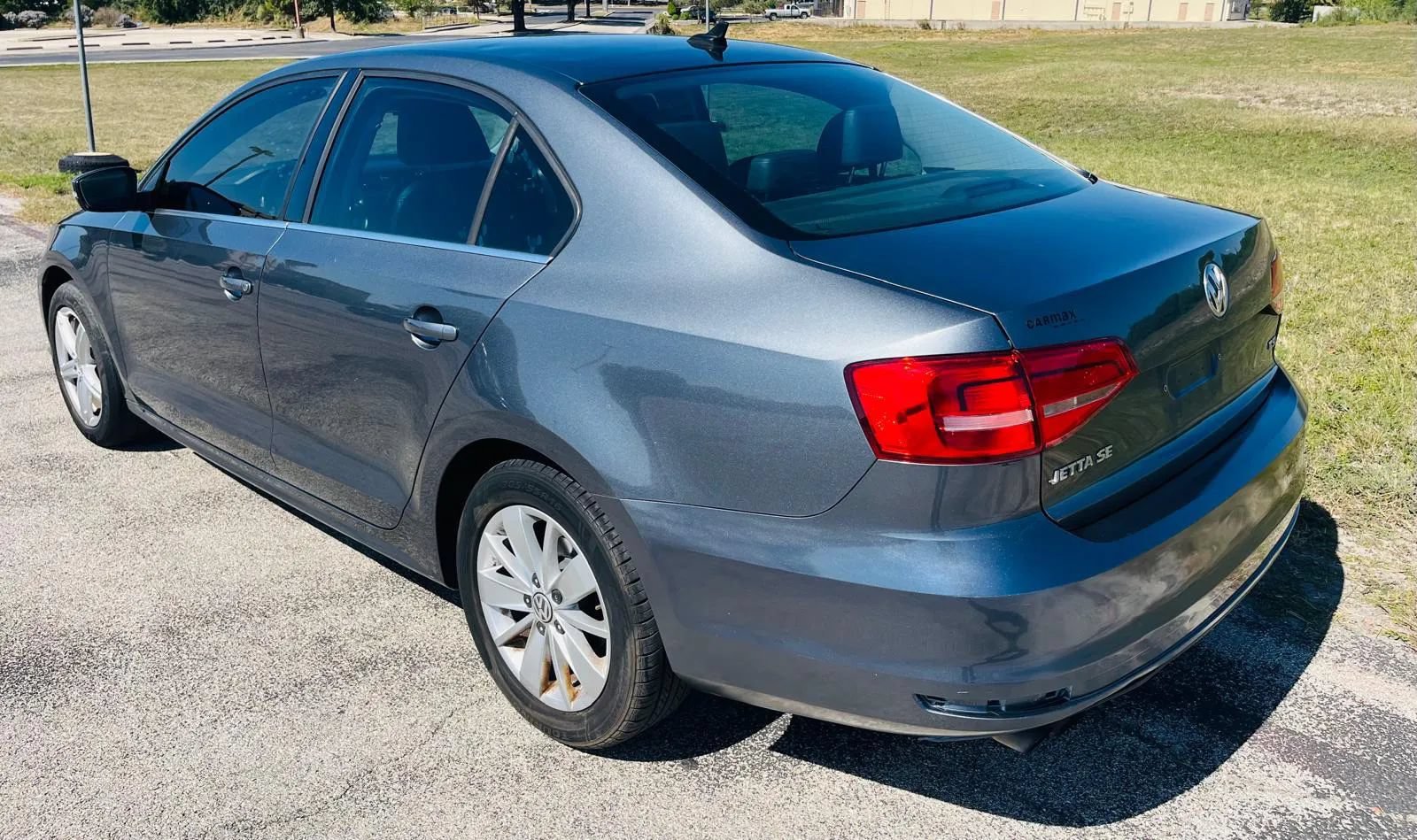 Used 2015 Volkswagen Jetta SE FWD image 11