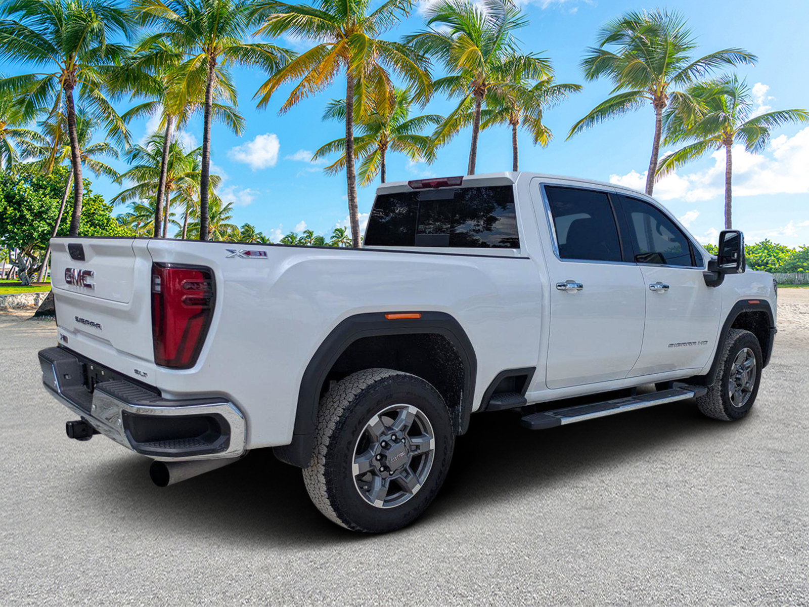 Used 2025 GMC Sierra 2500 SLT w/ SLT Premium Package AWD/4WD image 3