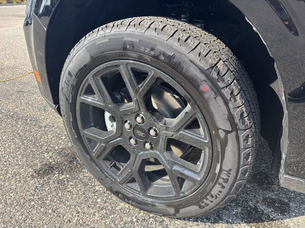 New 2025 Ford Maverick XLT w/ XLT Luxury Package image 12