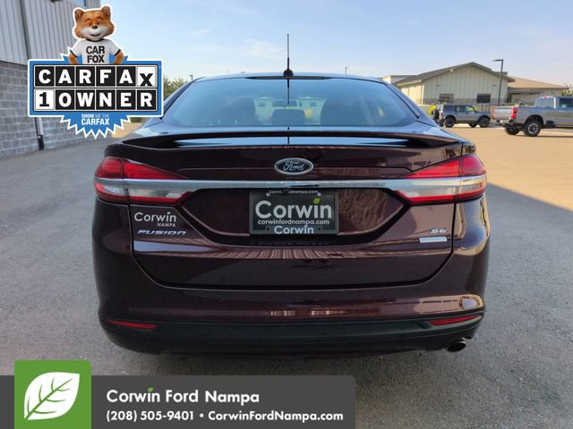 Used 2018 Ford Fusion SE w/ Equipment Group 201A FWD image 4