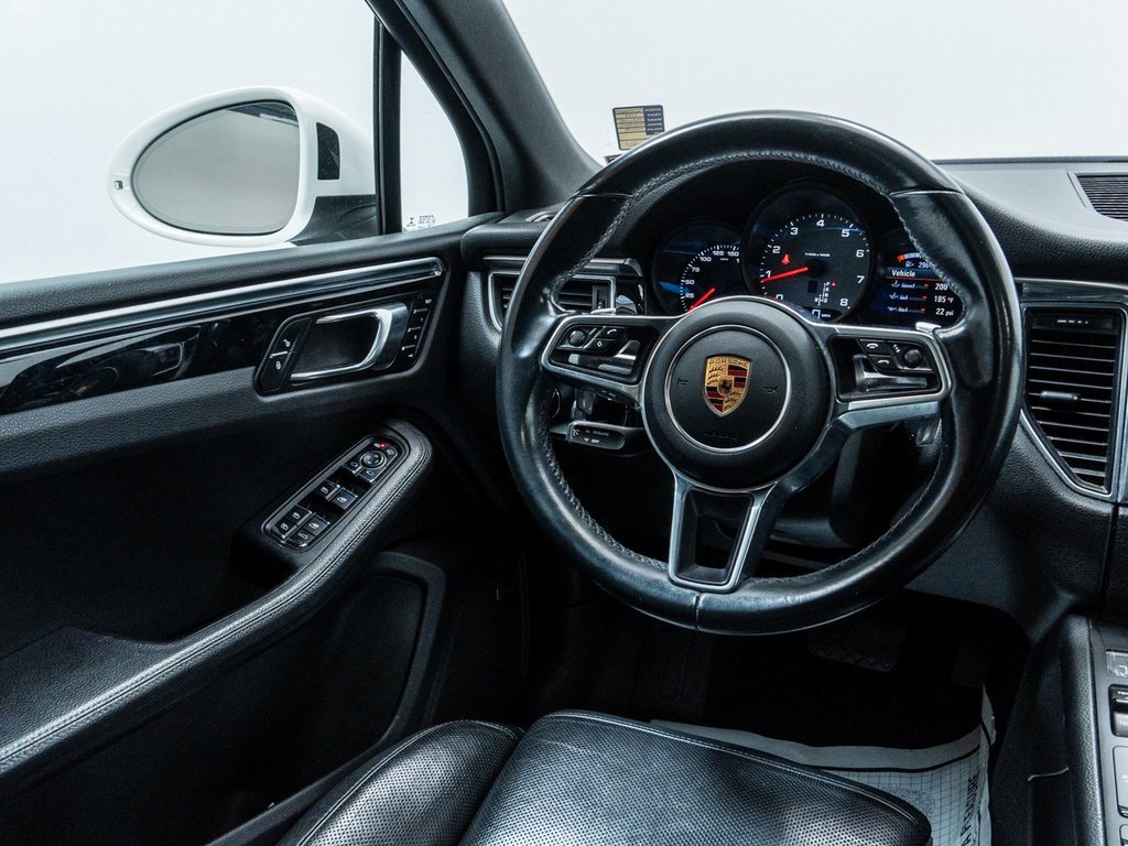 Used 2017 Porsche Macan S image 21