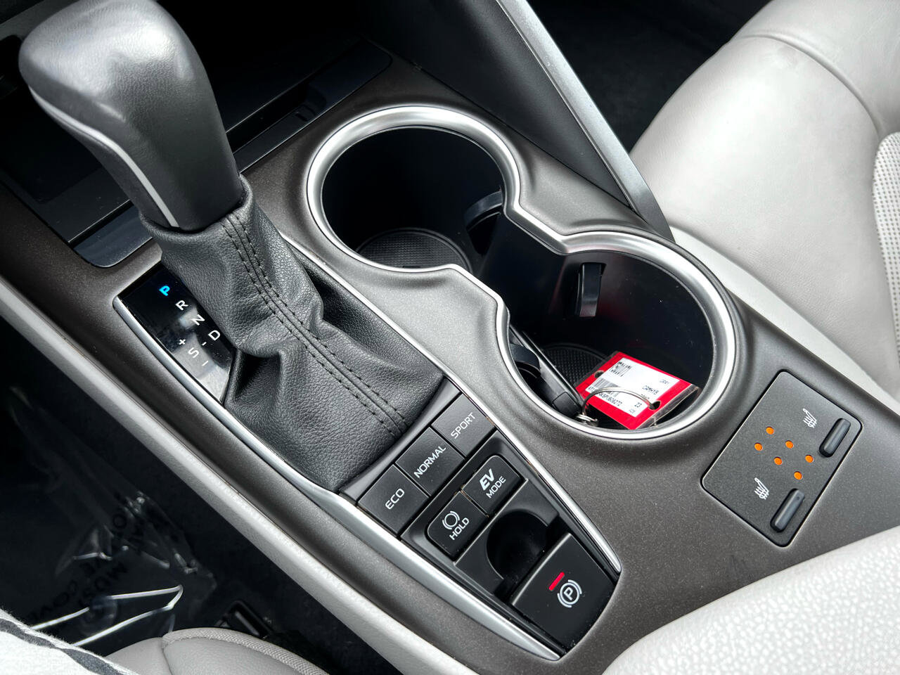 Used 2023 Toyota Camry XLE image 14