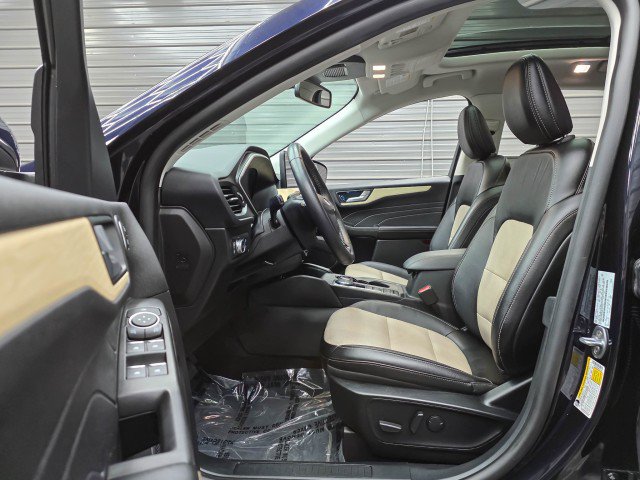 Used 2021 Ford Escape Titanium w/ Titanium Elite Package FWD image 13