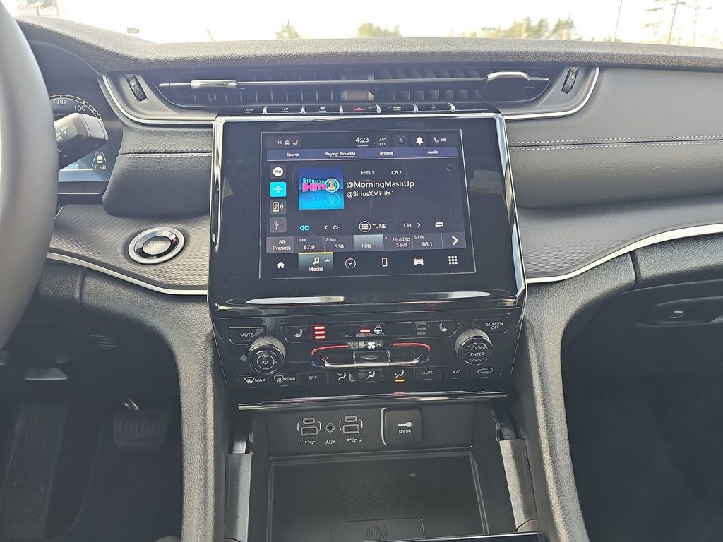 New 2025 Jeep Grand Cherokee L Altitude image 25