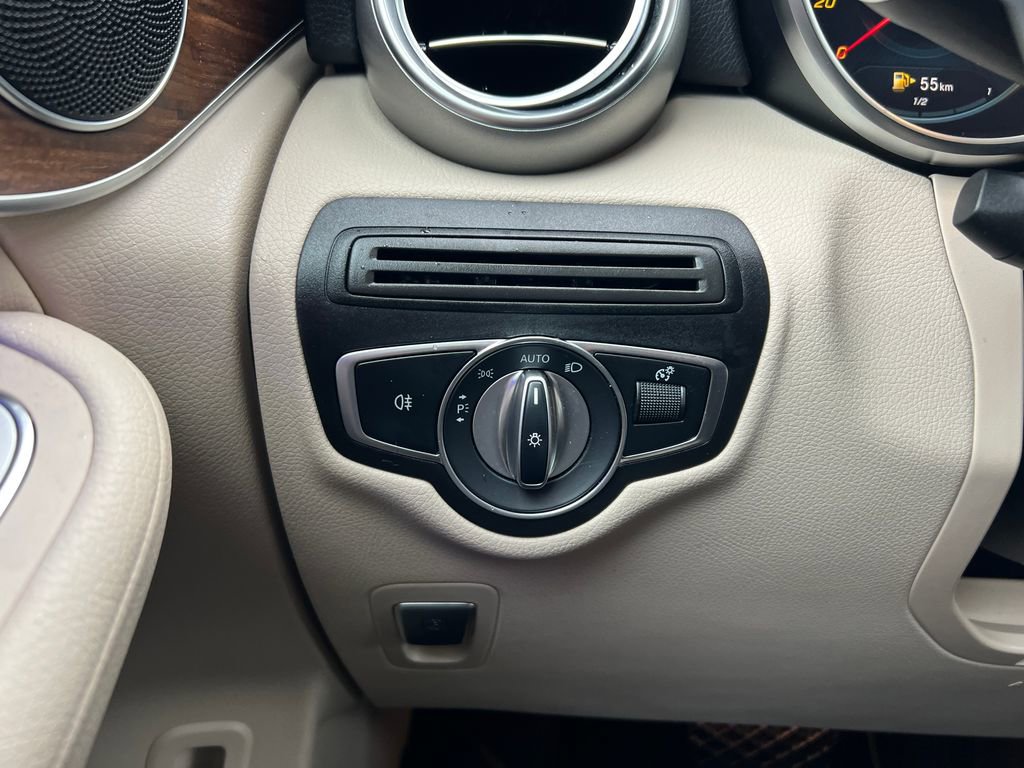 Used 2022 Mercedes-Benz GLC 300 image 17
