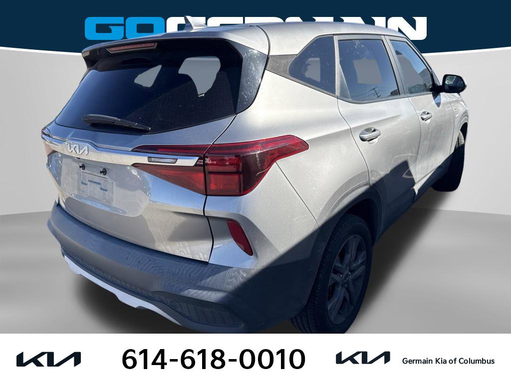 Used 2023 Kia Seltos LX AWD/4WD image 4