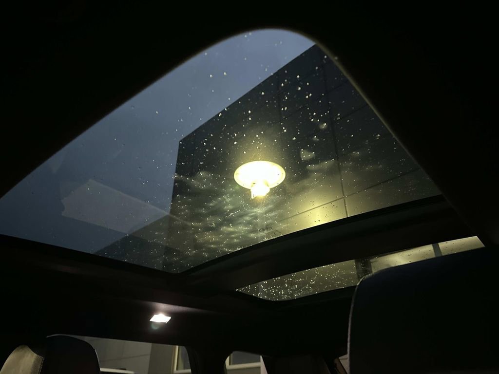 New 2026 Land Rover Range Rover Evoque S image 18