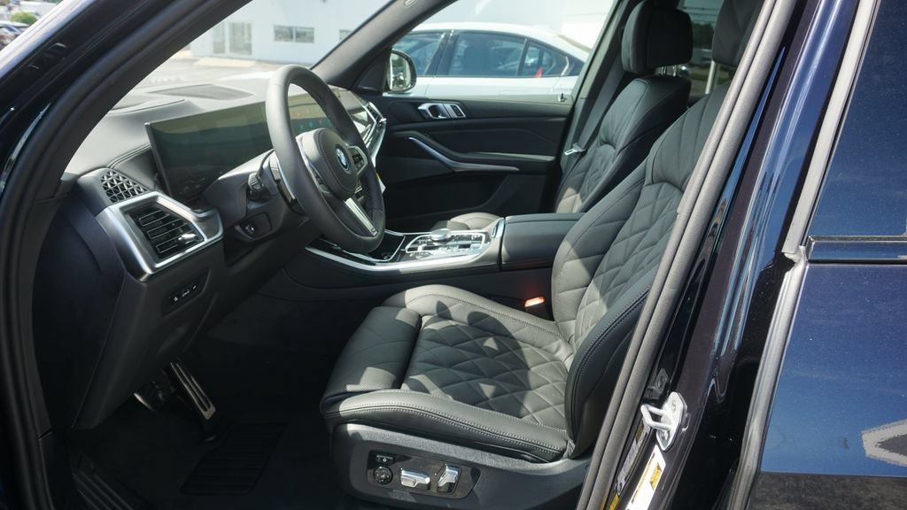 New 2026 BMW X5 xDrive50e w/ M Sport Package AWD/4WD image 11