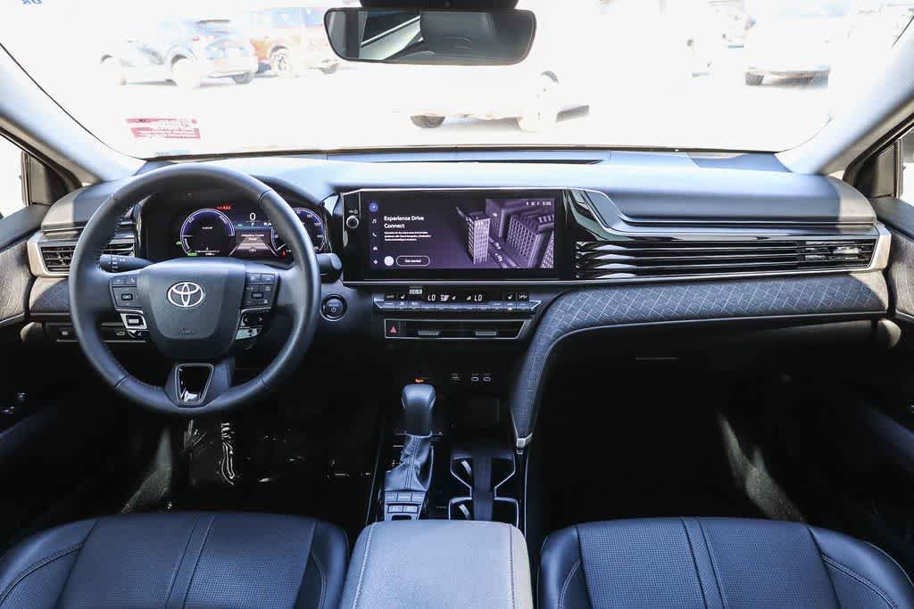 Used 2025 Toyota Camry XLE FWD image 12