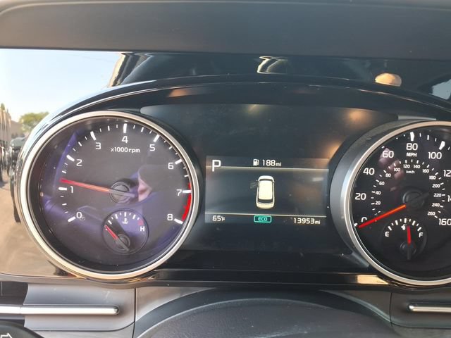 Used 2024 Kia Carnival EX FWD image 19