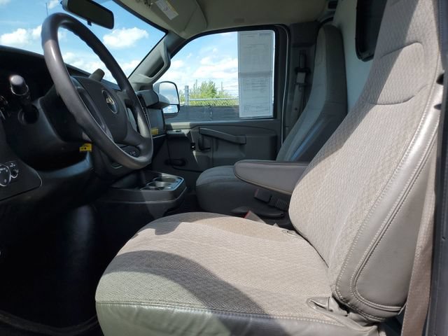 Used 2018 Chevrolet Express 2500 RWD image 17