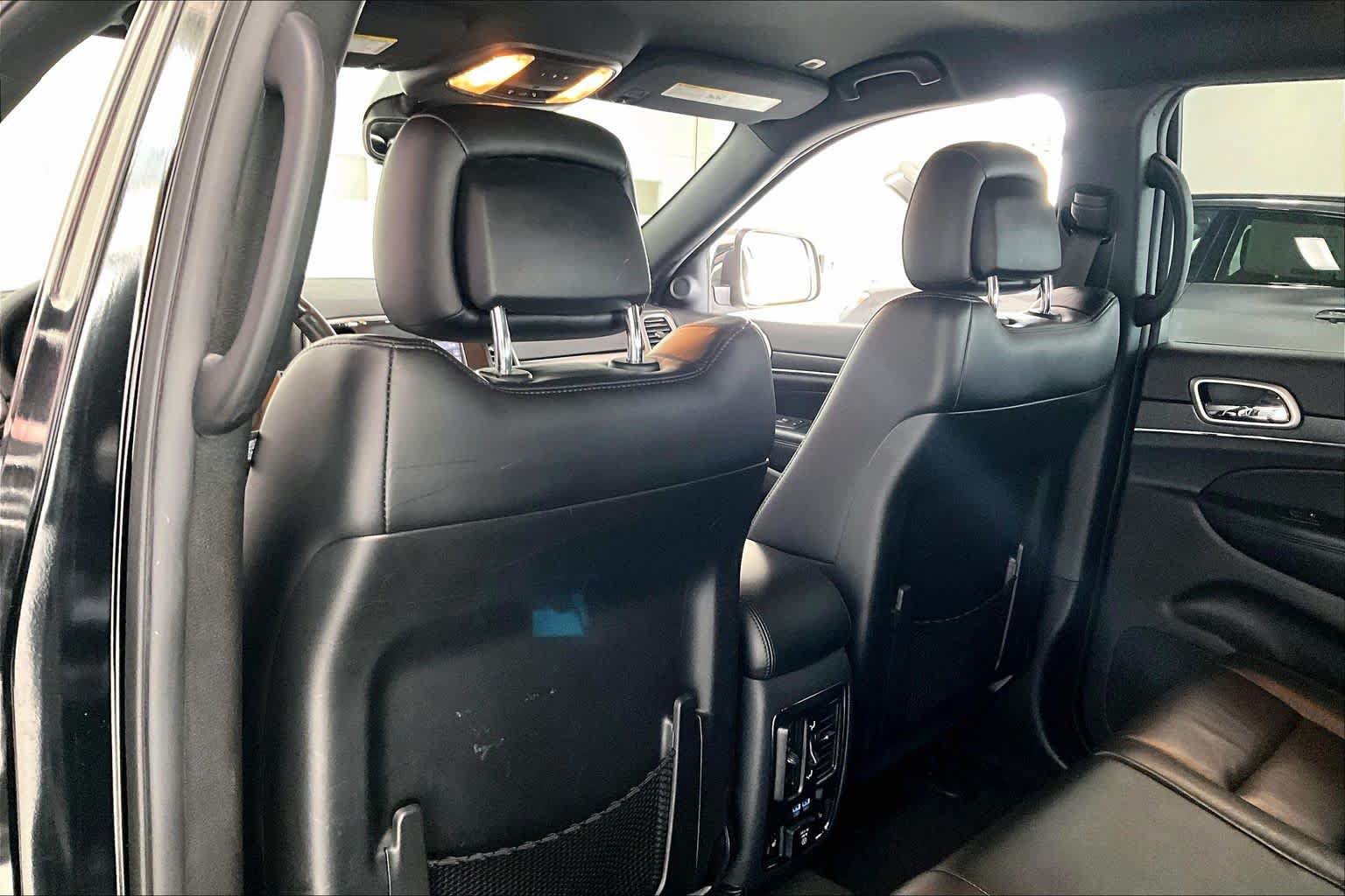 Used 2018 Jeep Grand Cherokee Limited AWD/4WD image 10