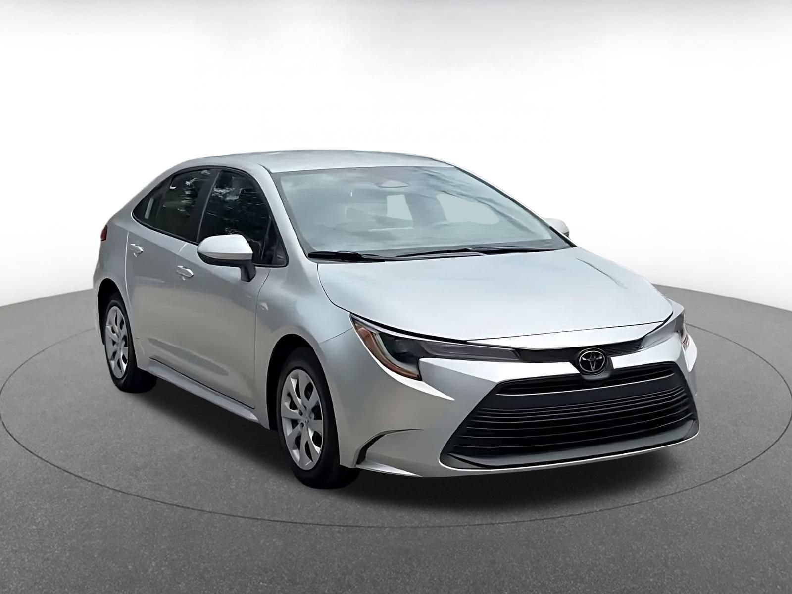 Used 2025 Toyota Corolla LE FWD image 3