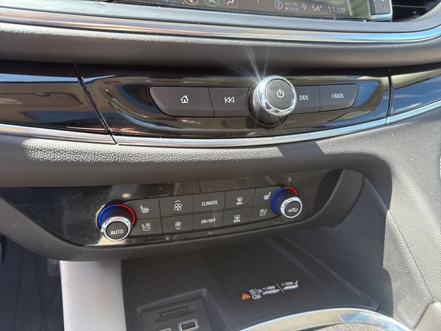Used 2024 Buick Enclave Avenir w/ Avenir Technology Package AWD/4WD image 27