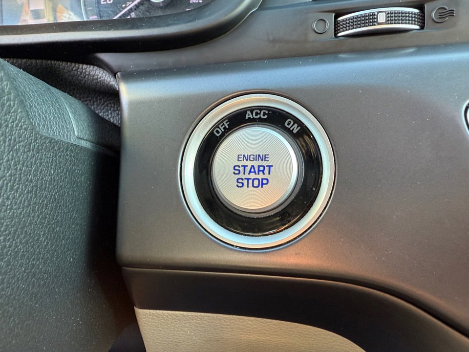 Used 2018 Hyundai Sonata Limited w/ Limited Ultimate Package 03 image 24