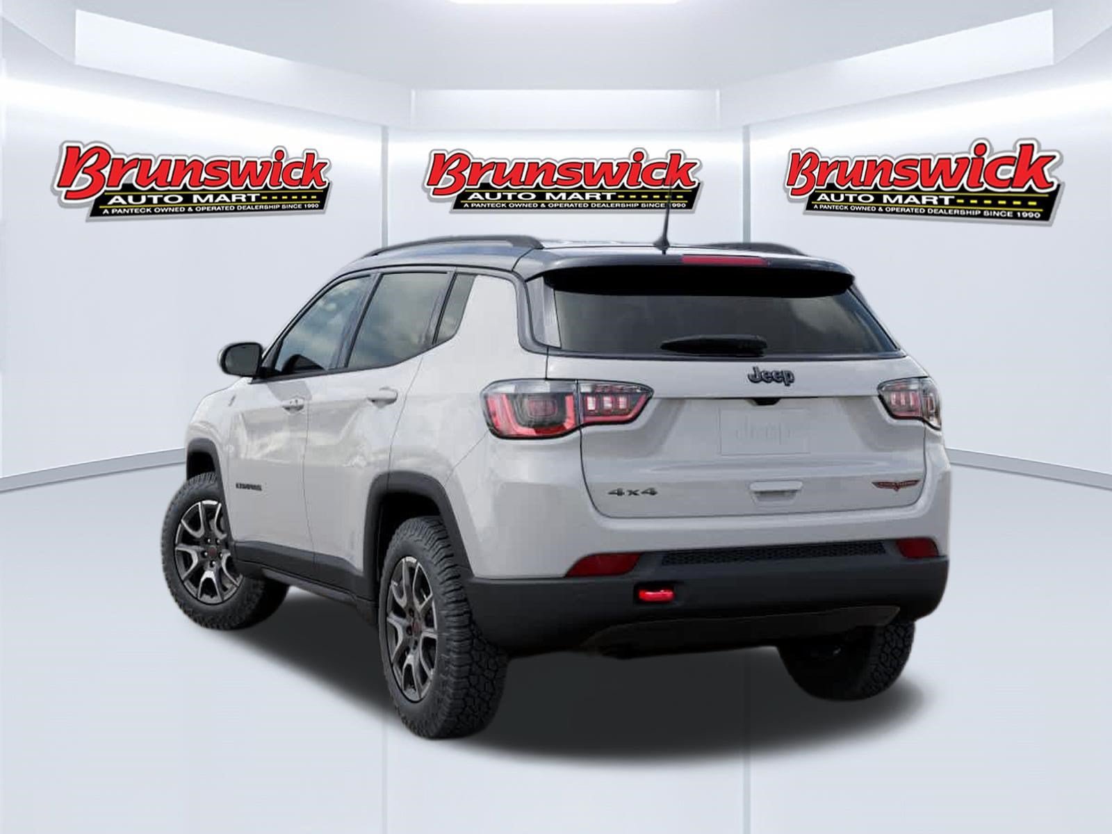 New 2026 Jeep Compass Trailhawk AWD/4WD image 3