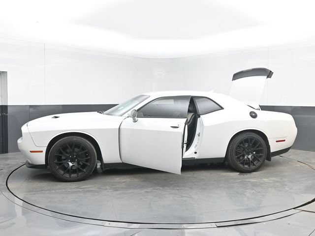 Used 2015 Dodge Challenger SXT Plus RWD image 47