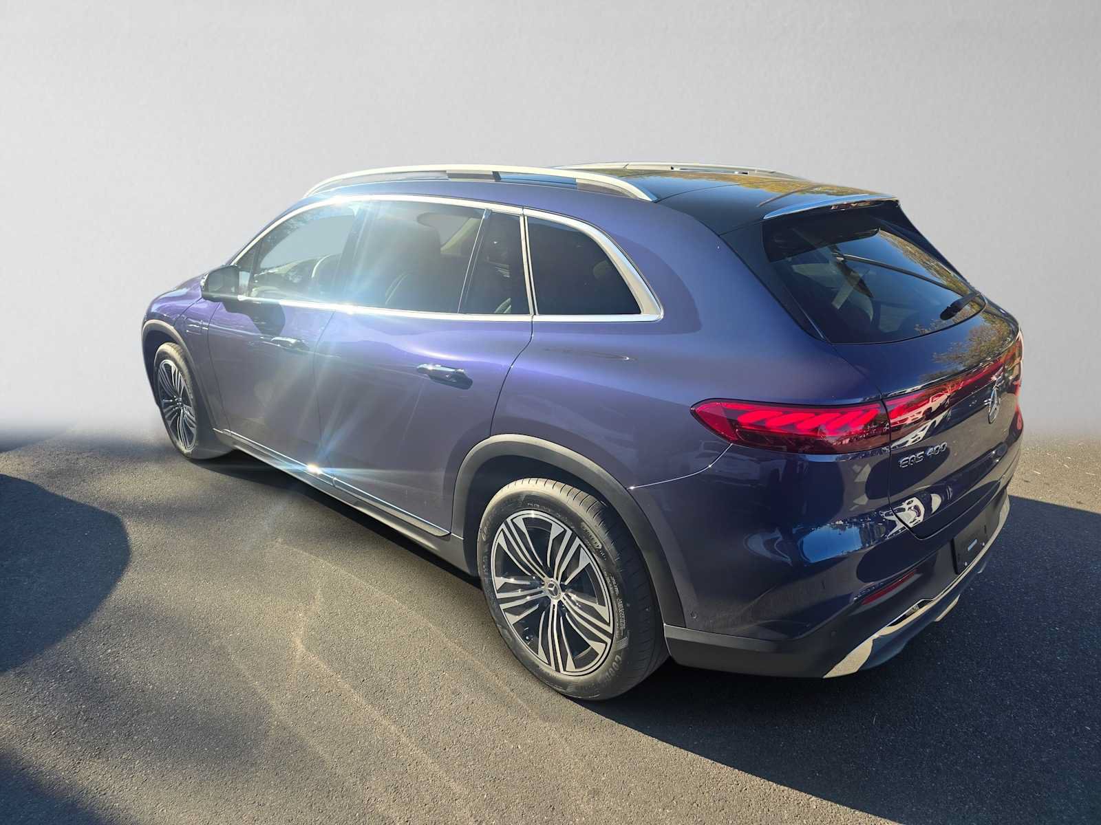 New 2027 Mercedes-Benz EQS 400 4MATIC SUV image 5