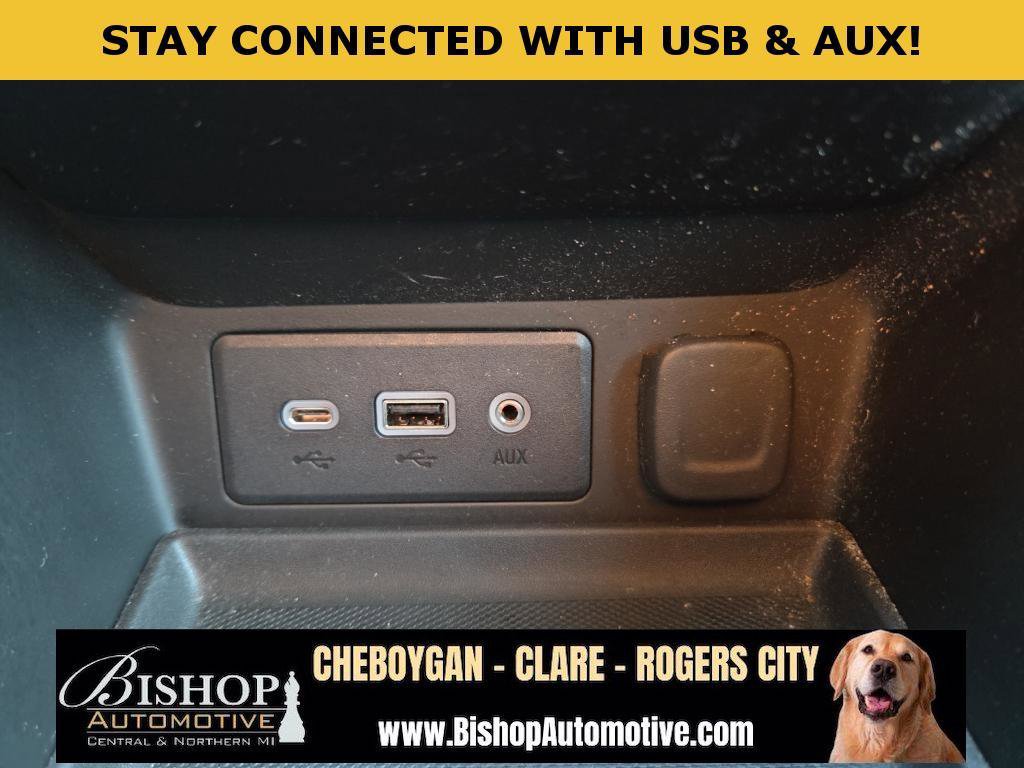 Used 2023 GMC Terrain SLE w/ Driver Convenience Package image 18