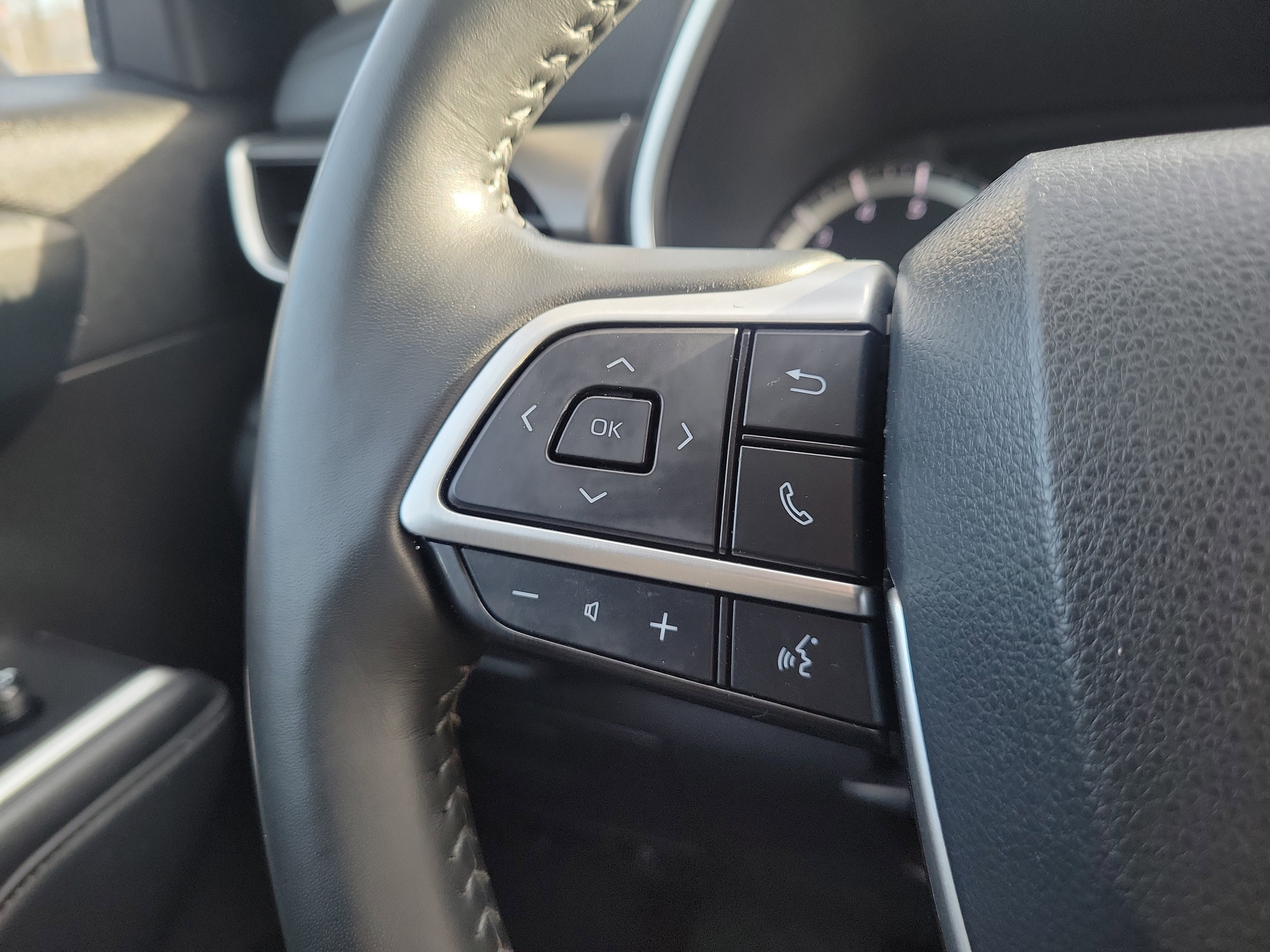 Used 2022 Toyota Highlander XLE image 22