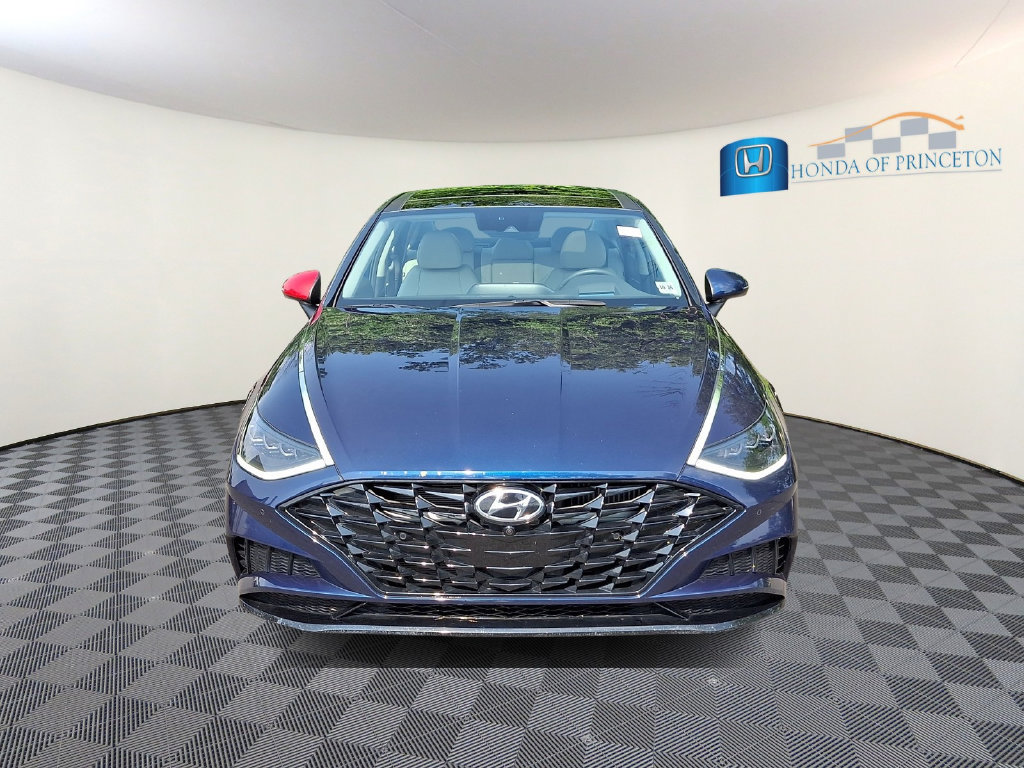 Used 2021 Hyundai Sonata Limited FWD image 2