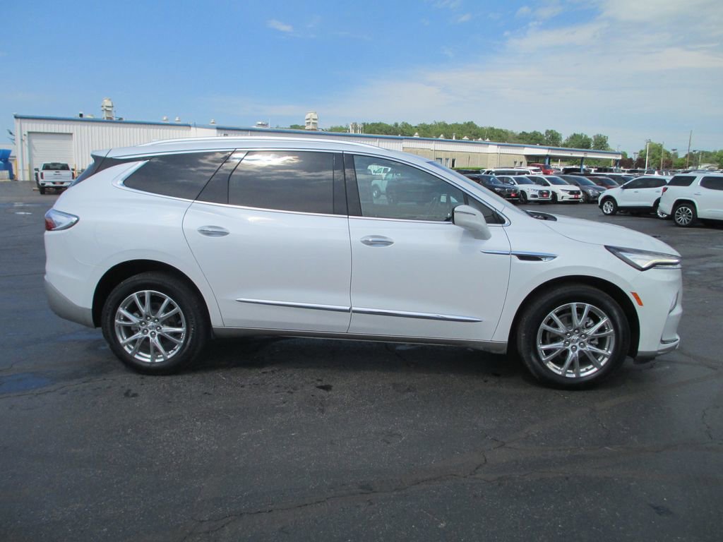Used 2023 Buick Enclave Essence w/ Experience Buick Package AWD/4WD image 5