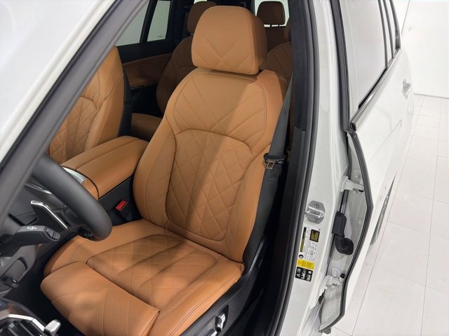 Certified 2024 BMW X7 xDrive40i w/ M Sport Package image 13