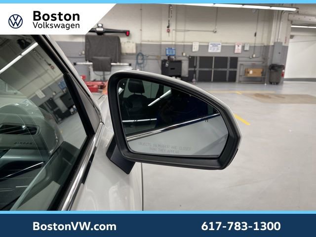 Used 2025 Volkswagen Taos SEL w/ Black Wheel Plus Package image 7